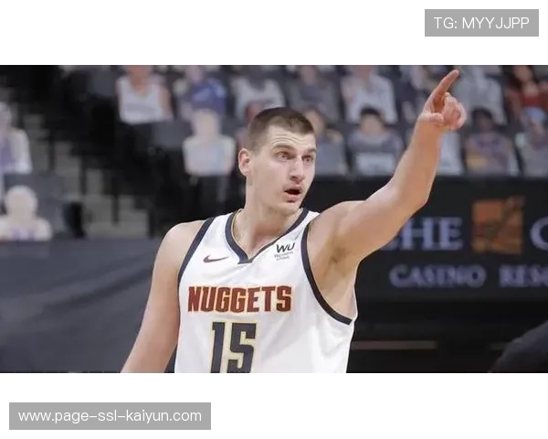 球星参与“防守衔接”课：前场失球后快速回防战术演练